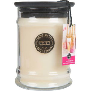 Svíčka ve skleněné dóze s vůní jahod a zimolezu Bridgewater candle Company Let´s Celebrate, doba hoření 65-85 hodin