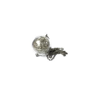 Skleněný náhrdelník ve stříbrné barvě Ko-ra-le Wired Long