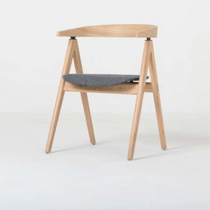 Jídelní židle z masivního dubového dřeva se šedým sedákem Gazzda Ava